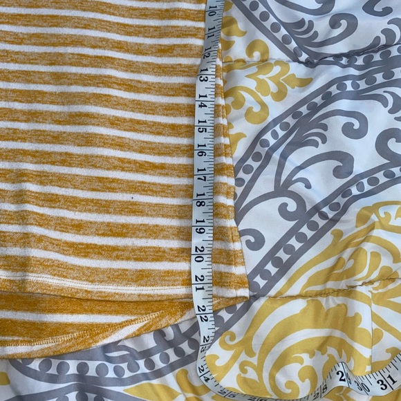 A new day mustard striped top Medium - Picture 5 of 6